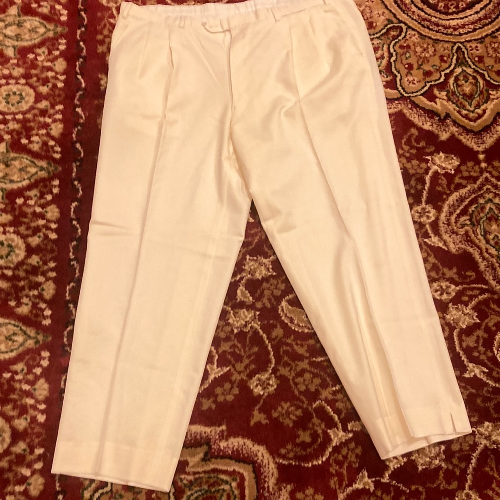 Brioni cream Men’s Dress Pants Size 42 inseam 30